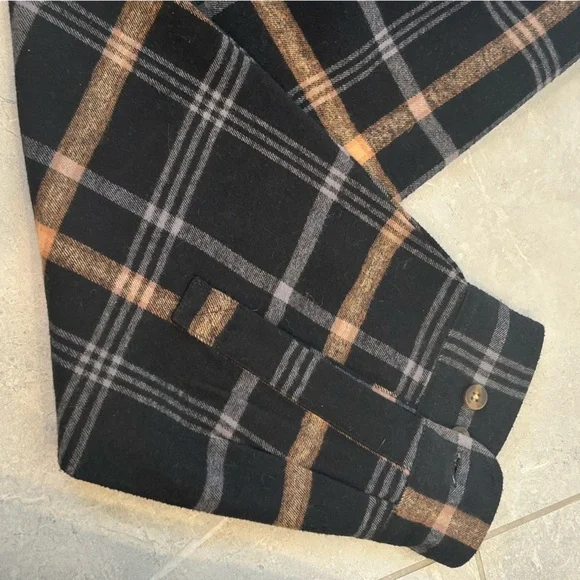 EUC Carhartt Youngstown Waffle Thermal-Lined
Flannel Plaid Shirt Jacket - Picture 5 of 6